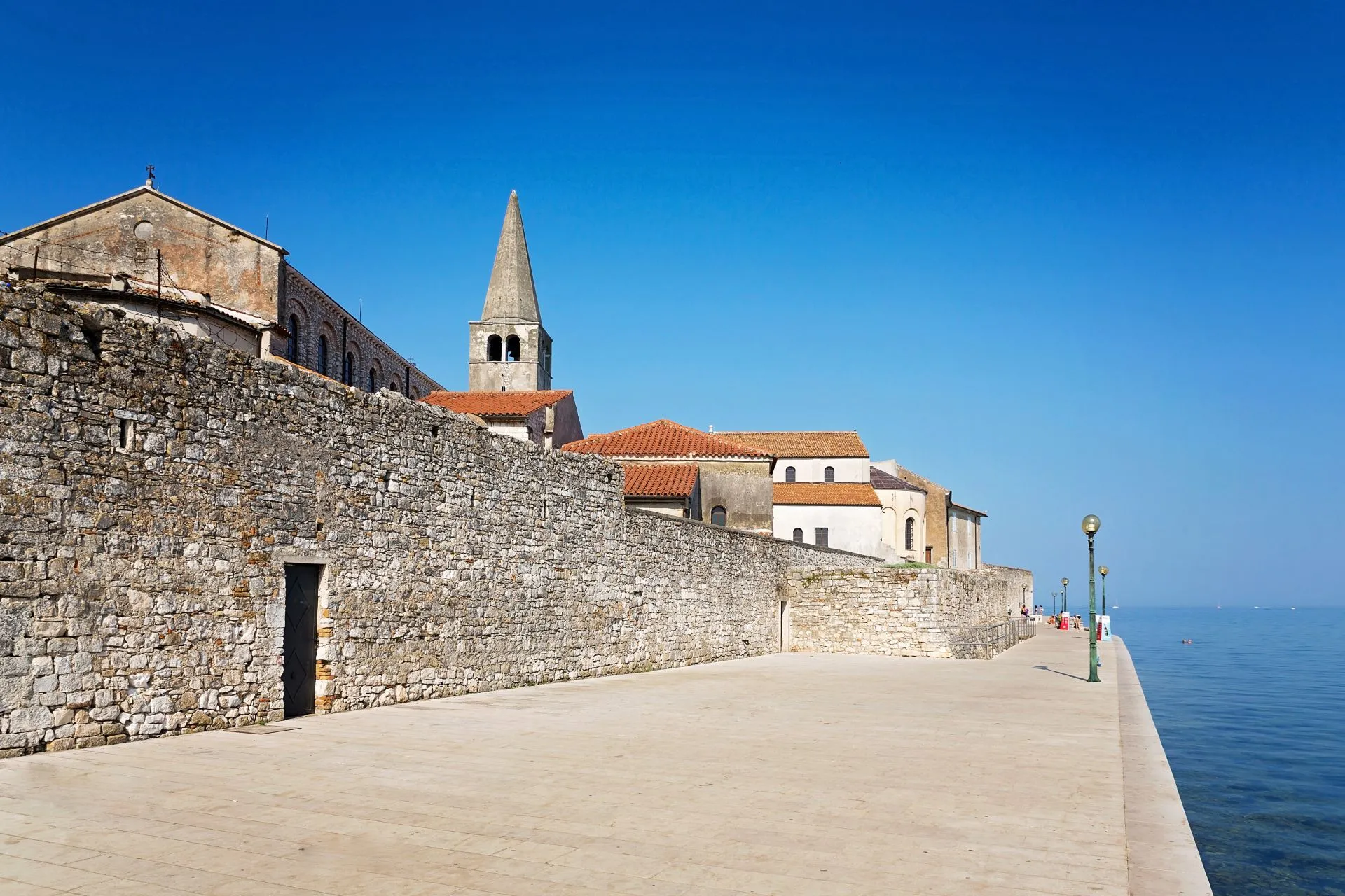 Lungomare vicino al centro storico di Porec